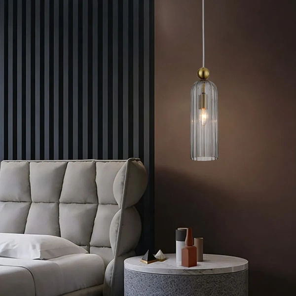 Lampa wisząca Piega 1 złota z dymionym kloszem 1xE14